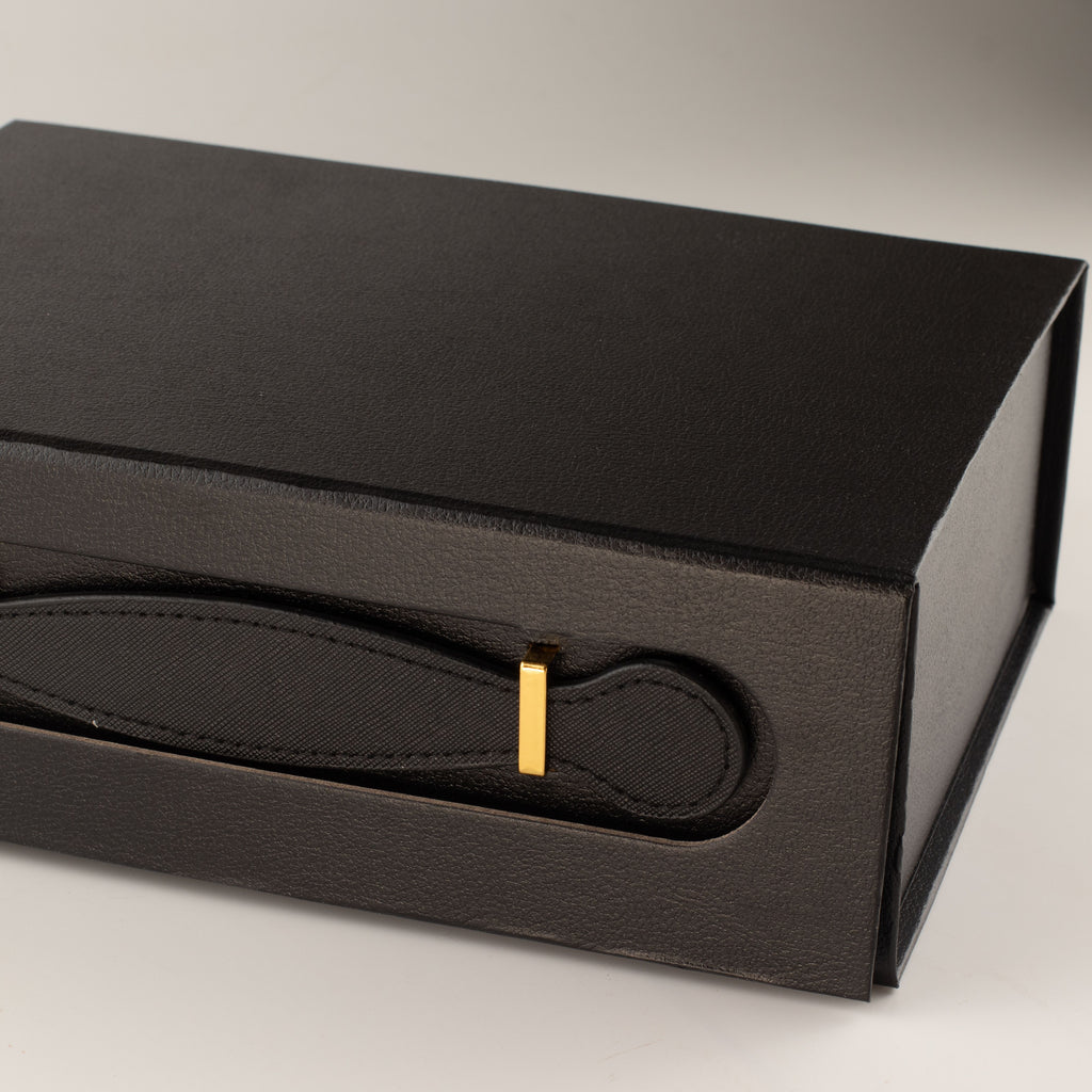 4 Luxury Hamper Gift Boxes - 2 White / 2 Black